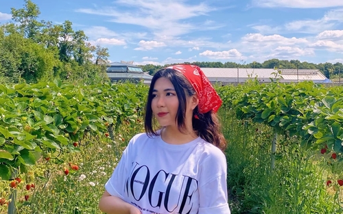 Khám phá các địa điểm du lịch mùa hè cùng cô nàng hot girl London của 012 Global